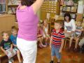 przedszkolaki w bibliotece